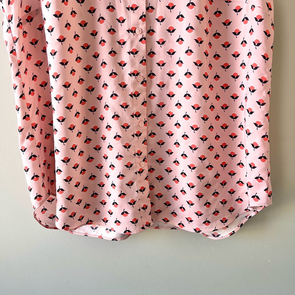Ann Taylor Pink Sleeveless Floral-Print Button Front Blouse Size XL - Feminine - Picture 2 of 7